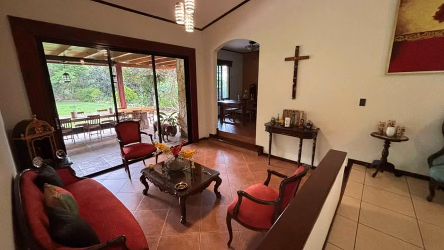 Preciosa residencia en venta La Hacienda