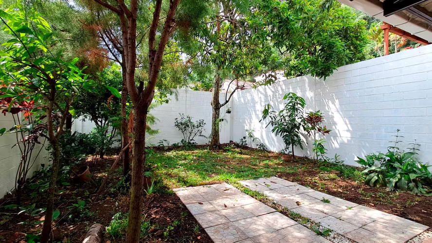 Venta de Casa en Bosques de Santa Elena 2, Antiguo Cuscatlan,LL