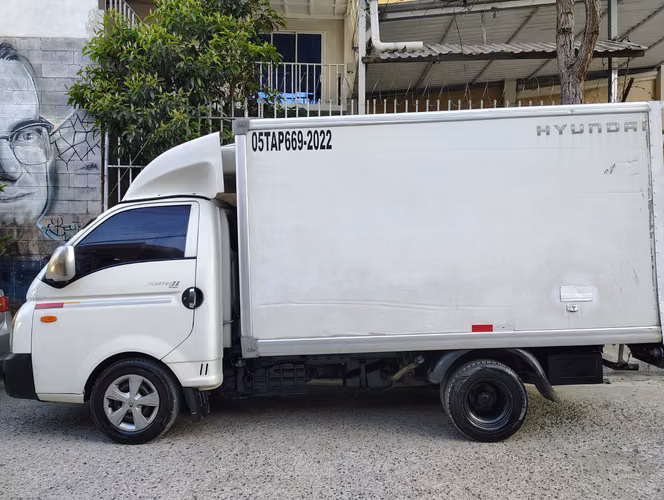 CAMION HIUNDAY PORTER 2013