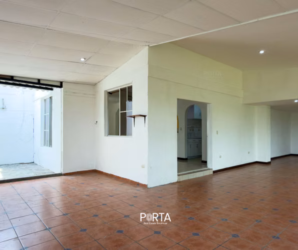 EN VENTA | CASA EN BOSQUES DE LA CASTELLANA, CARRETERA A PLANES DE RENDEROS, SAN SALVADOR - Imagen 9