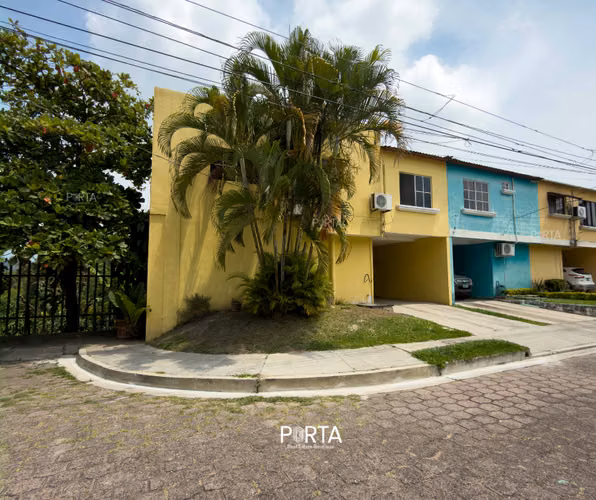 EN VENTA | CASA EN BOSQUES DE LA CASTELLANA, CARRETERA A PLANES DE RENDEROS, SAN SALVADOR - Imagen 2