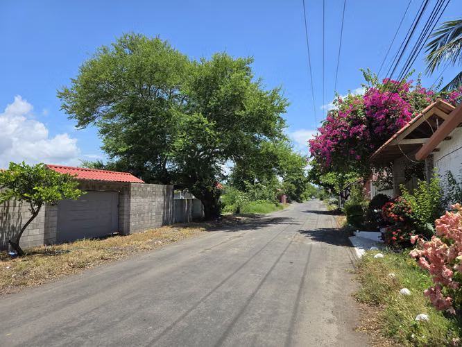 VENTA DE LOTES EN PLAYA BARRA DE SANTIAGO
