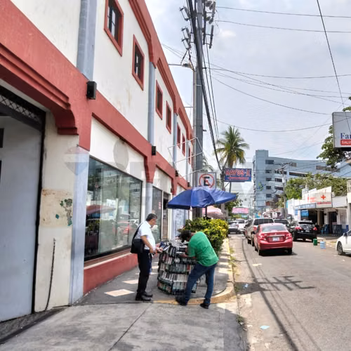 SAN MIGUEL, LOCAL COMERCIAL EN ALQUILER. TORRE MEDICA