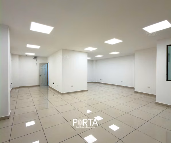 EN ALQUILER | OFICINAS EN PLAZA TRIANA, COLONIA LA MASCOTA, SAN SALVADOR - Imagen 12