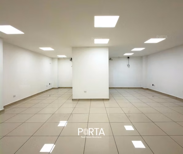 EN ALQUILER | OFICINAS EN PLAZA TRIANA, COLONIA LA MASCOTA, SAN SALVADOR - Imagen 11