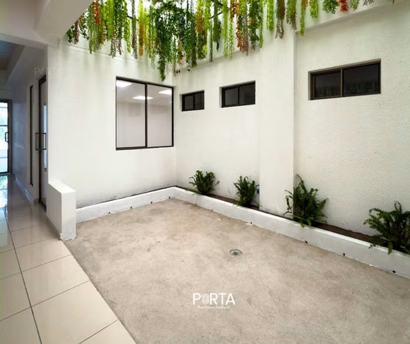 EN ALQUILER | OFICINAS EN PLAZA TRIANA, COLONIA LA MASCOTA, SAN SALVADOR - Imagen 4