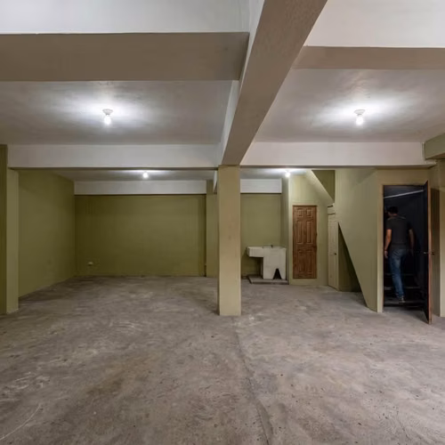 Bodega en venta cerca de la 75 Av Nte