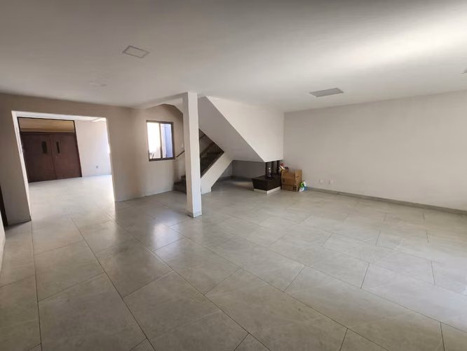 Alquilo espacio para oficina en colonia Flor Blanca
