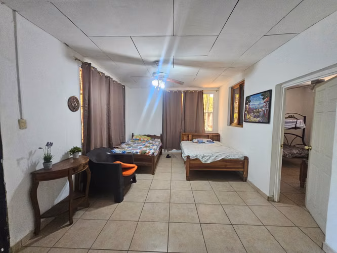 Terreno amplio con casa playa San Diego
