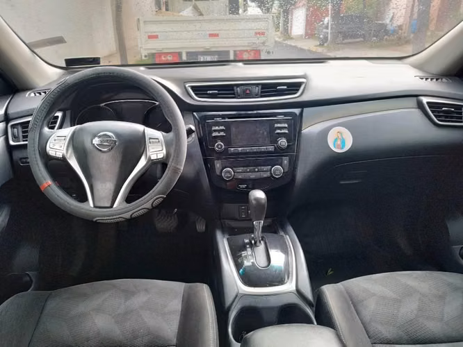 VENDO NISSAN [ROGUE / X-TRAIL] – IMPECABLE Y FAMILIAR