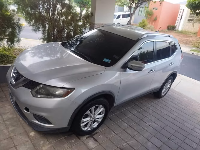 VENDO NISSAN [ROGUE / X-TRAIL] – IMPECABLE Y FAMILIAR