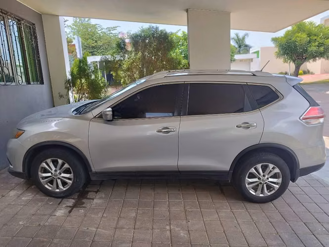 VENDO NISSAN [ROGUE / X-TRAIL] – IMPECABLE Y FAMILIAR