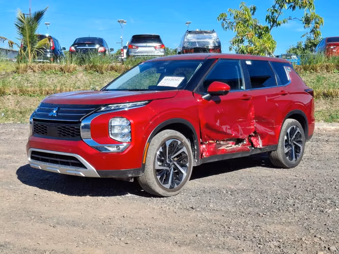 MITSUBISHI OUTLANDER SE 3 FILAS 2024