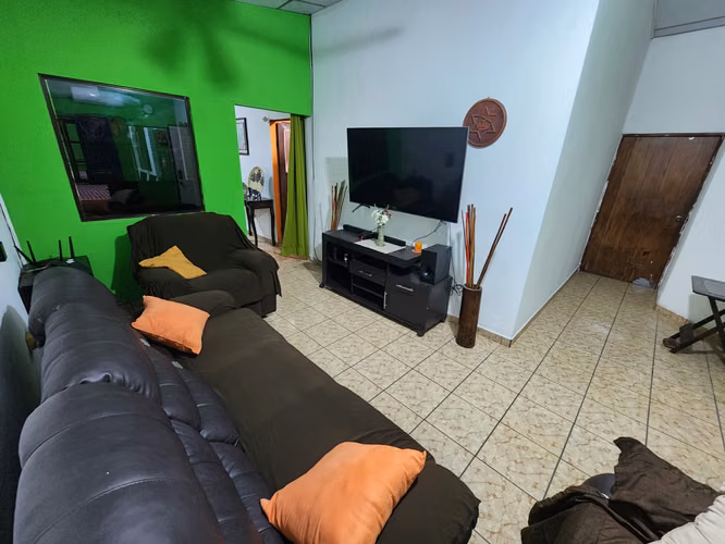 CASA GRANDE CENTRICA EN LOURDES COLON DE DOS NIVELES