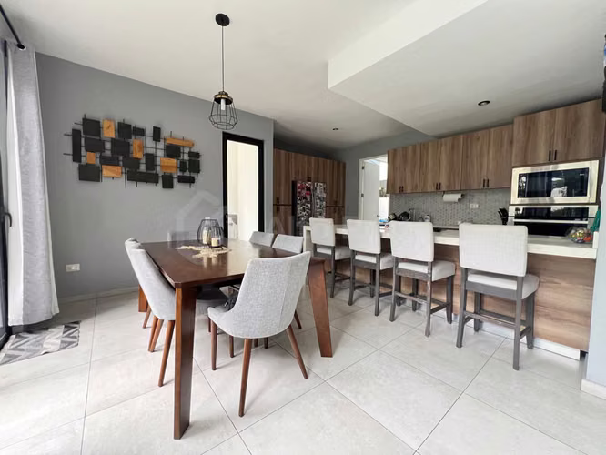 Venta de casa en La Florida de esquina, recién construida - Imagen 16