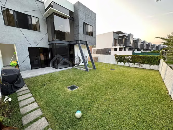 Venta de casa en La Florida de esquina, recién construida - Imagen 4