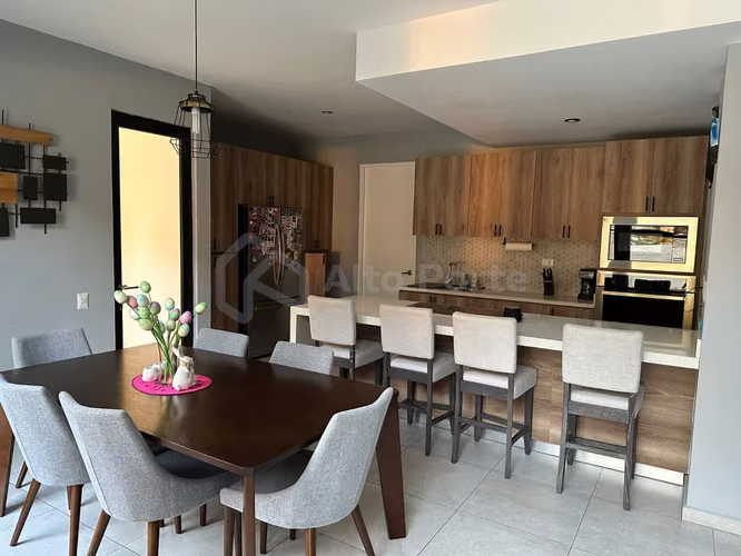 Venta de casa en La Florida de esquina, recién construida - Imagen 11