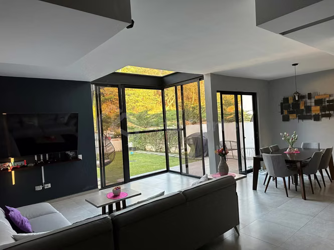 Venta de casa en La Florida de esquina, recién construida - Imagen 7