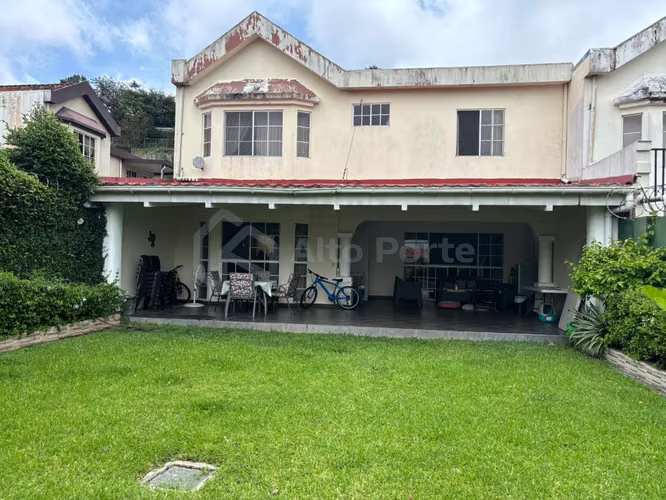 House for sale in Santa Elena Sur, Old Cuscatlán