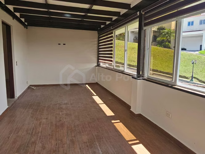 Casa en venta de esquina en Nuevo Cuscatlán - Imagen 2