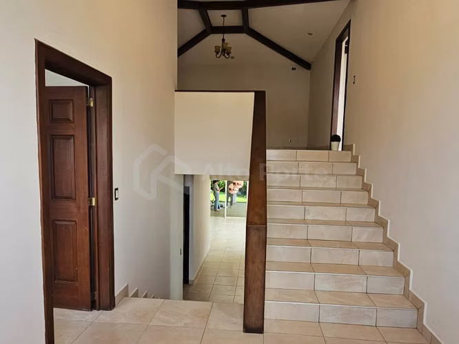 Casa en venta de esquina en Nuevo Cuscatlán - Imagen 4