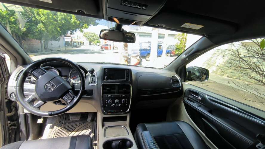Vendo Dodge Grand Caravan SXT 2018
