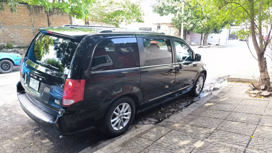 Vendo Dodge Grand Caravan SXT 2018