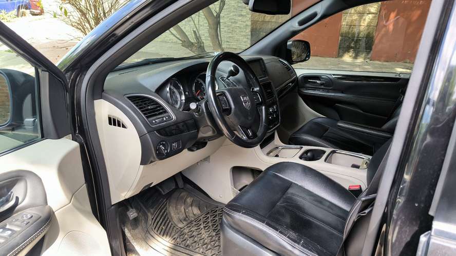 Vendo Dodge Grand Caravan SXT 2018
