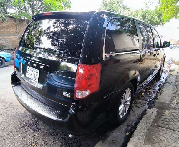 Vendo Dodge Grand Caravan SXT 2018