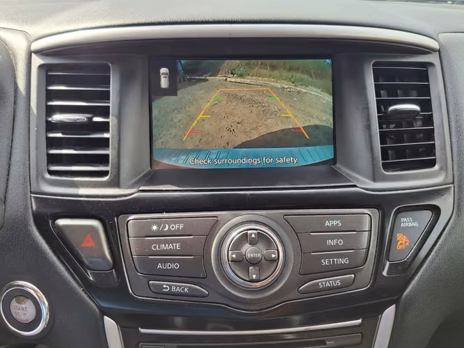 NISSAN PATHFINDER SV 2020