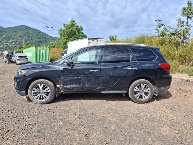 NISSAN PATHFINDER SV 2020