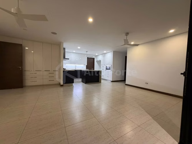 Apartamento en alquiler en San Benito con vista a la ciudad