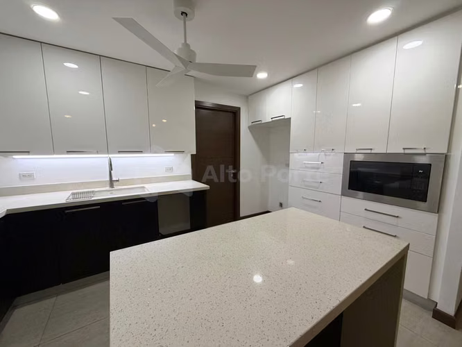 Apartamento en alquiler en San Benito con vista a la ciudad