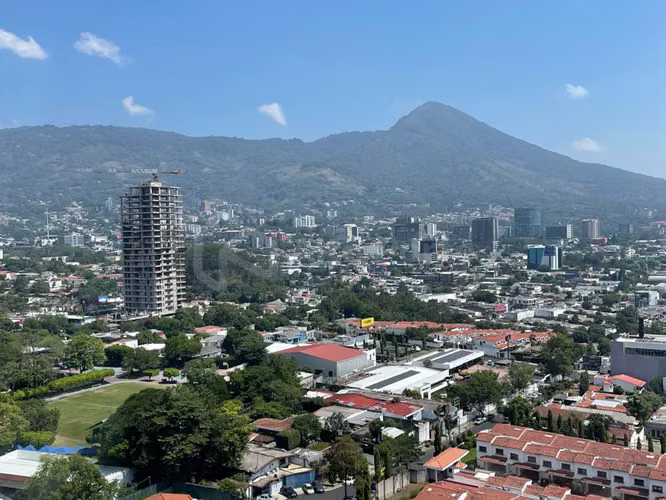Apartamento en alquiler en San Benito con vista a la ciudad
