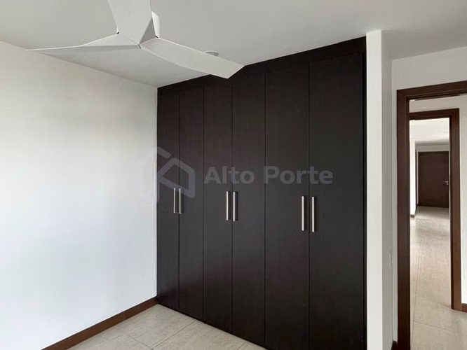 Apartamento en alquiler en San Benito con vista a la ciudad