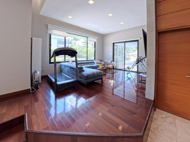 Casa de lujo en venta en Santa Tecla con piscina