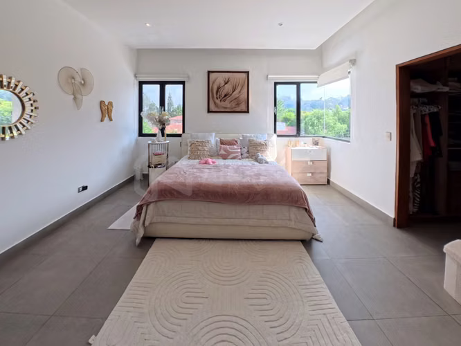 Casa de lujo en venta en Santa Tecla con piscina