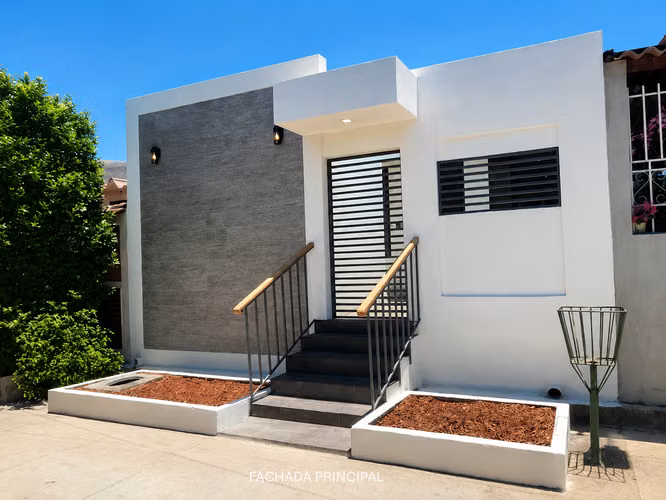 Casa completamente remodelada en Reparto IVU, Santa Ana