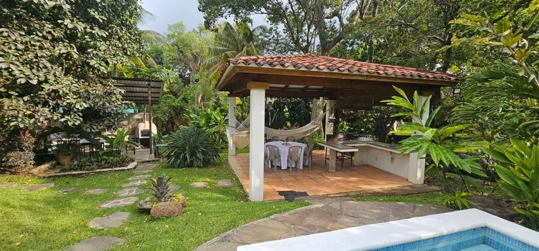 Casa moderna en venta en Caluco, Sonsonate. Con nacimiento de aguas termales. - Imagen 10