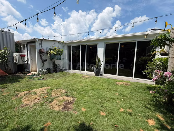 Casa remodelada de una planta en venta en Lourdes Colón - Imagen 19