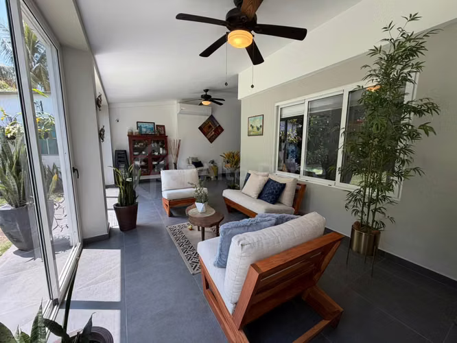 Casa remodelada de una planta en venta en Lourdes Colón - Imagen 2