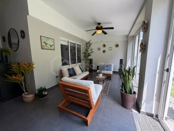 Casa remodelada de una planta en venta en Lourdes Colón - Imagen 7