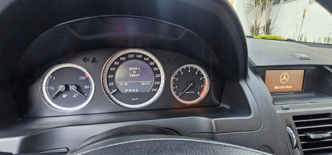SE VENDE MERCEDES BENZ C180 CGI AÑO 2011 DE AGENCIA $10,500 76,500KM - Imagen 8