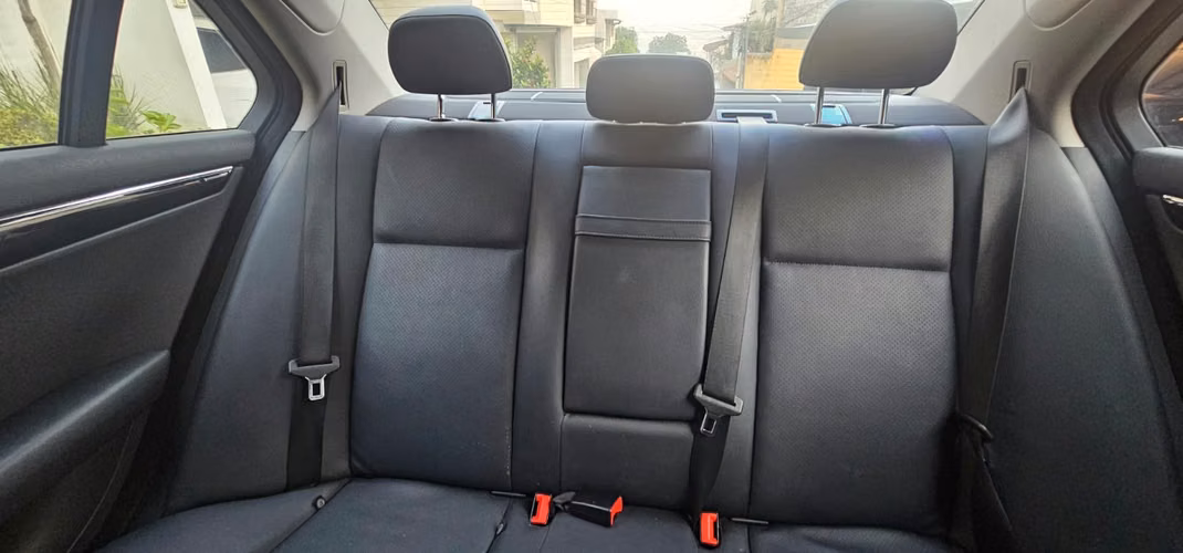 SE VENDE MERCEDES BENZ C180 CGI AÑO 2011 DE AGENCIA $10,500 76,500KM - Imagen 5