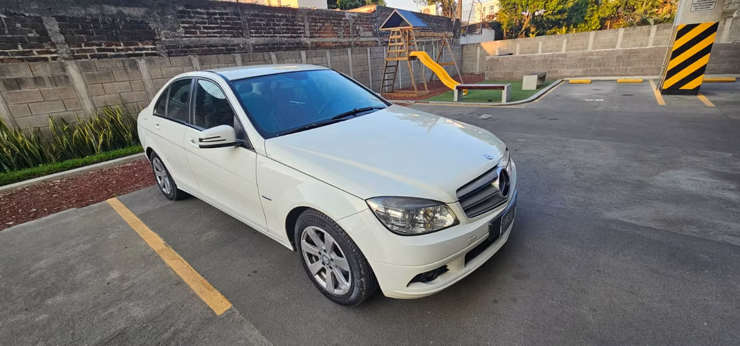SE VENDE MERCEDES BENZ C180 CGI AÑO 2011 DE AGENCIA $10,500 76,500KM