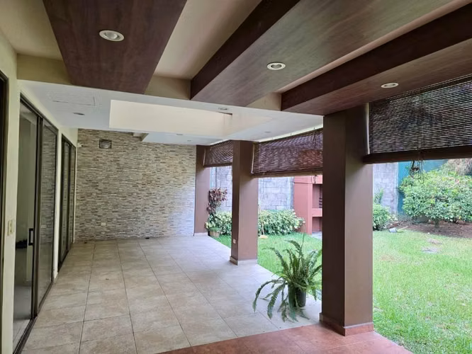 Venta de Casa Nuevo Cuscatlan Condado Santa Elena