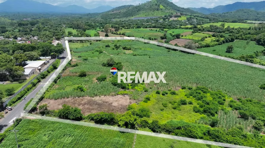 TERRENO DE DIEZ MANZANAS EN SANTA ANA, FRENTE A CARRETERA - Imagen 4