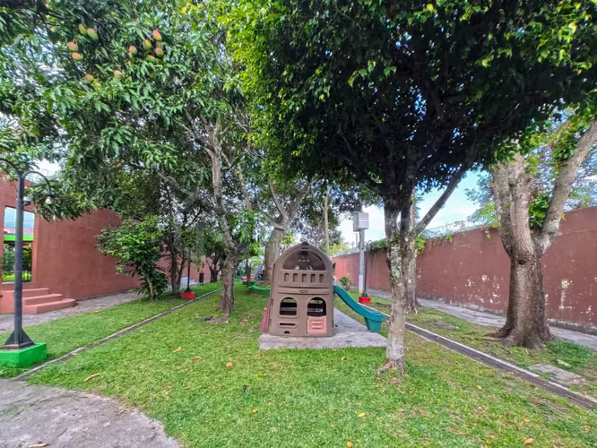 Casa de un nivel de esquina en venta en Santa Tecla - Imagen 2