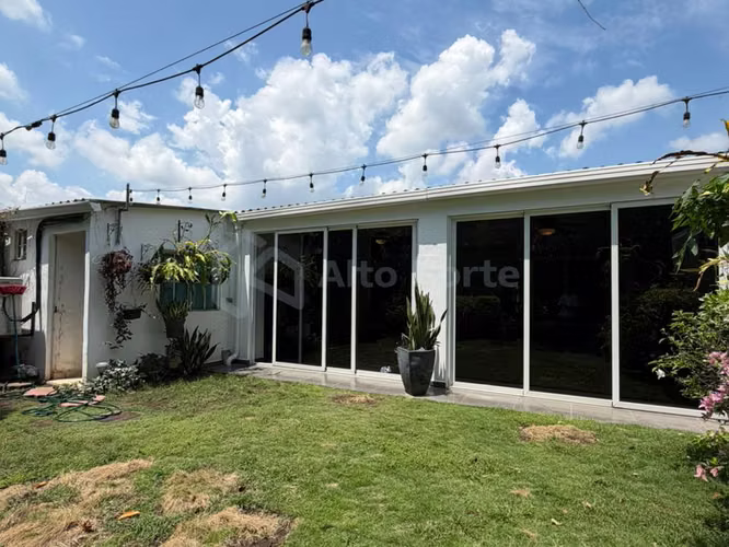 Casa remodelada de una planta en Quintas de las Mercedes