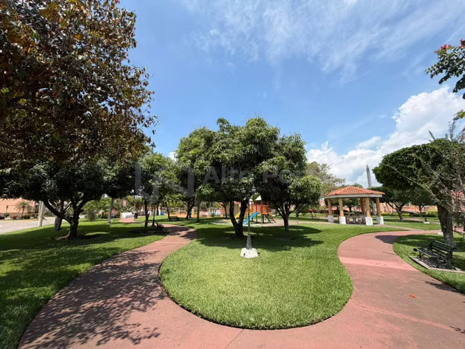 Casa remodelada de una planta en Quintas de las Mercedes